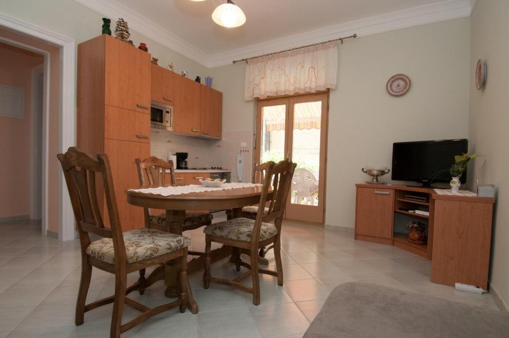 Apartments Villa Salona Опатия Стая снимка